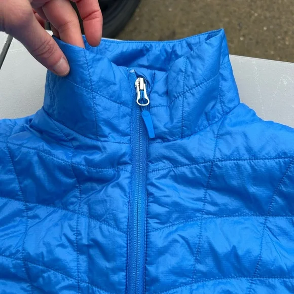 Marmot Women's Vibrant Blue Quilted Puffer Jacket - Picture 3 of 15
